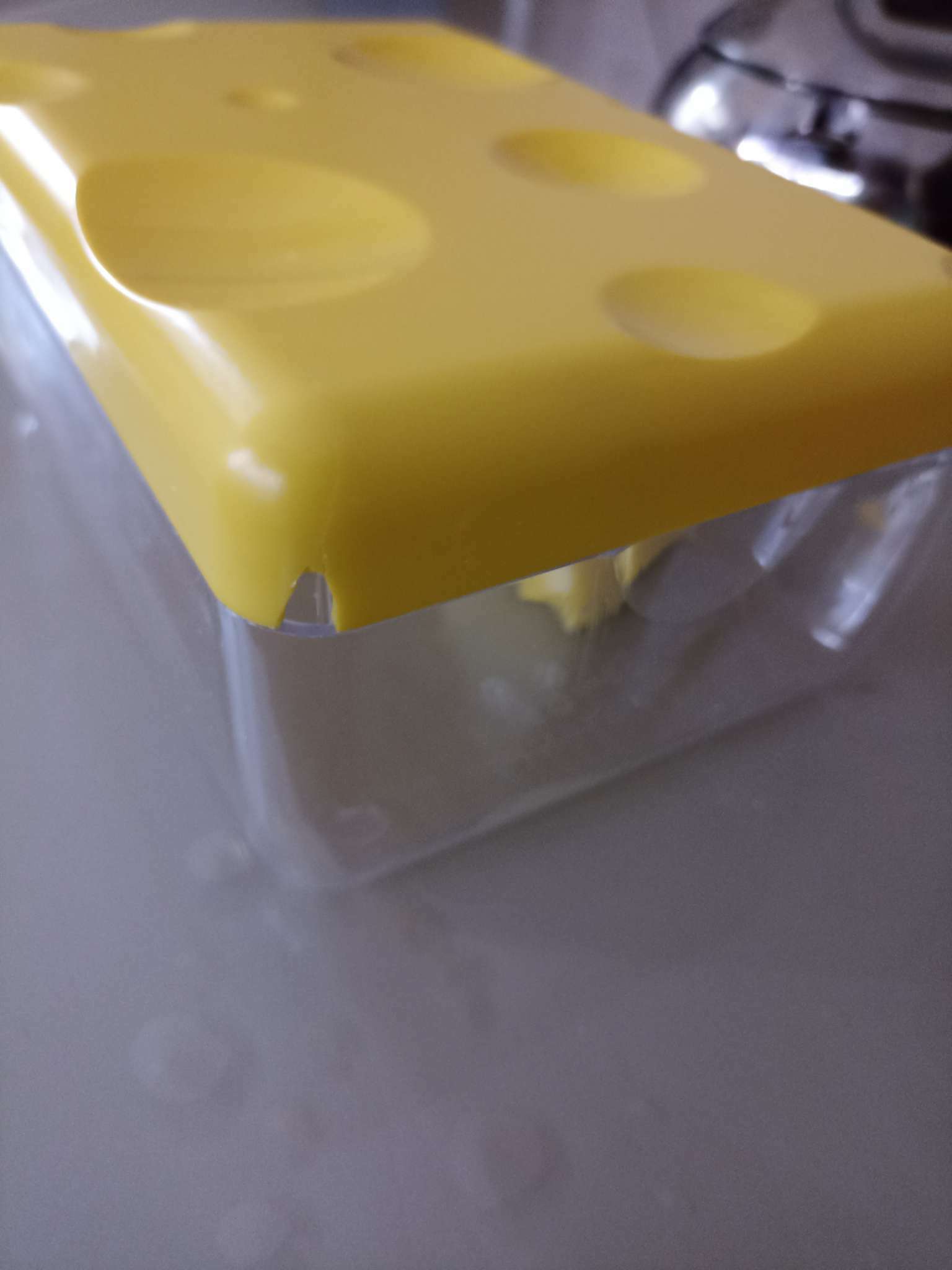 Фотография покупателя товара Контейнер для сыра, 16×11×7 см, цвет жёлтый - Фото 9
