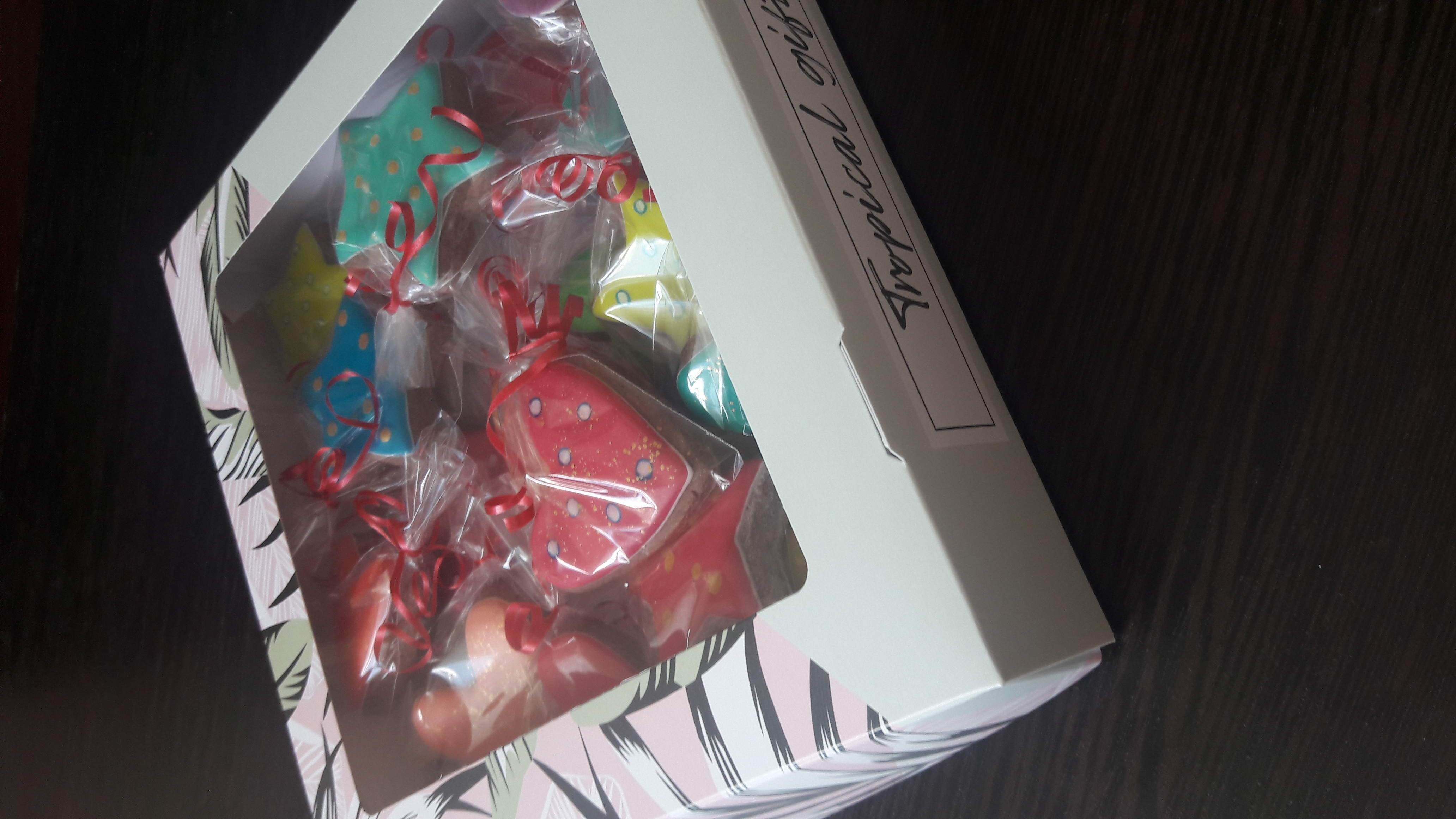 Фотография покупателя товара Кондитерская упаковка, коробка с ламинацией «Тропики», 10 х 8 х 3.5 см - Фото 2