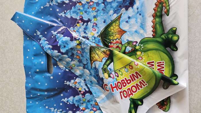 Фотография покупателя товара Пакет «Дракоша», полиэтиленовый, с вырубной ручкой, 29 х 38 см, 30 мкм - Фото 3