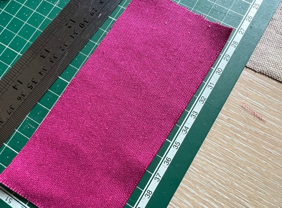 Фотография покупателя товара Ручка для ткани термоисчезающая, с набором стержней, цвет белый/розовый/чёрный/синий - Фото 1
