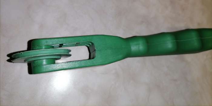 Фотография покупателя товара Ролик для закатки шнура , зелёный - Фото 3