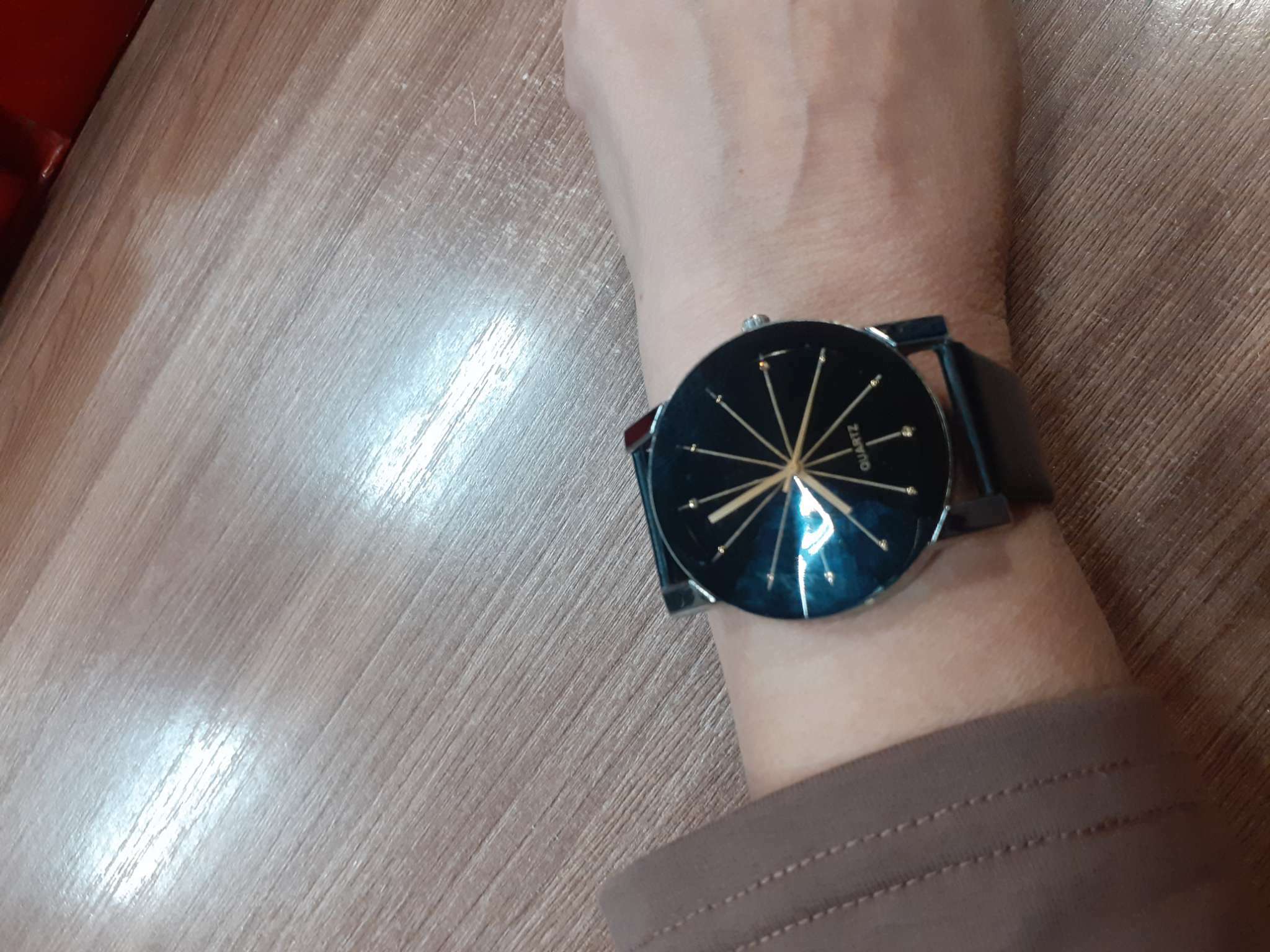 Фотография покупателя товара Часы наручные женские, d-4 см, черные - Фото 3