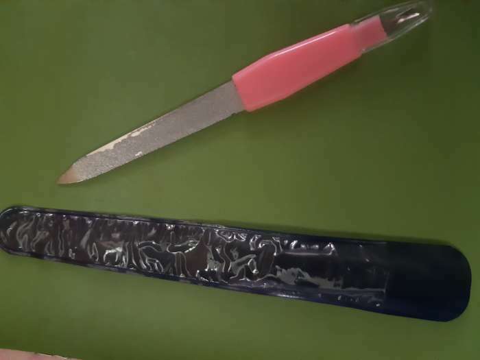 Фотография покупателя товара Пилка-триммер металлическая для ногтей, с защитным колпачком, в чехле, 14 см, цвет МИКС - Фото 5