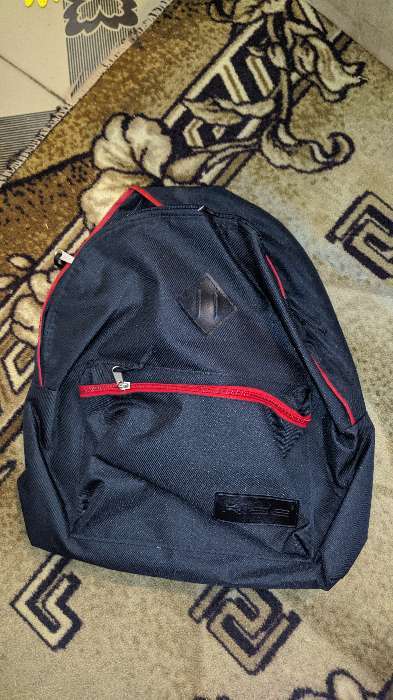 Фотография покупателя товара Рюкзак на молнии, наружный карман, цвет чёрный/красный