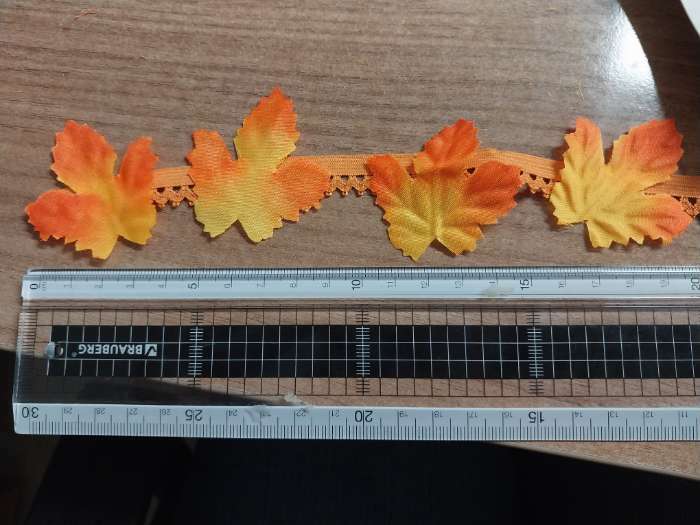 Фотография покупателя товара Декор «Осенний лист», набор 100 шт, жёлто-оранжевый цвет
