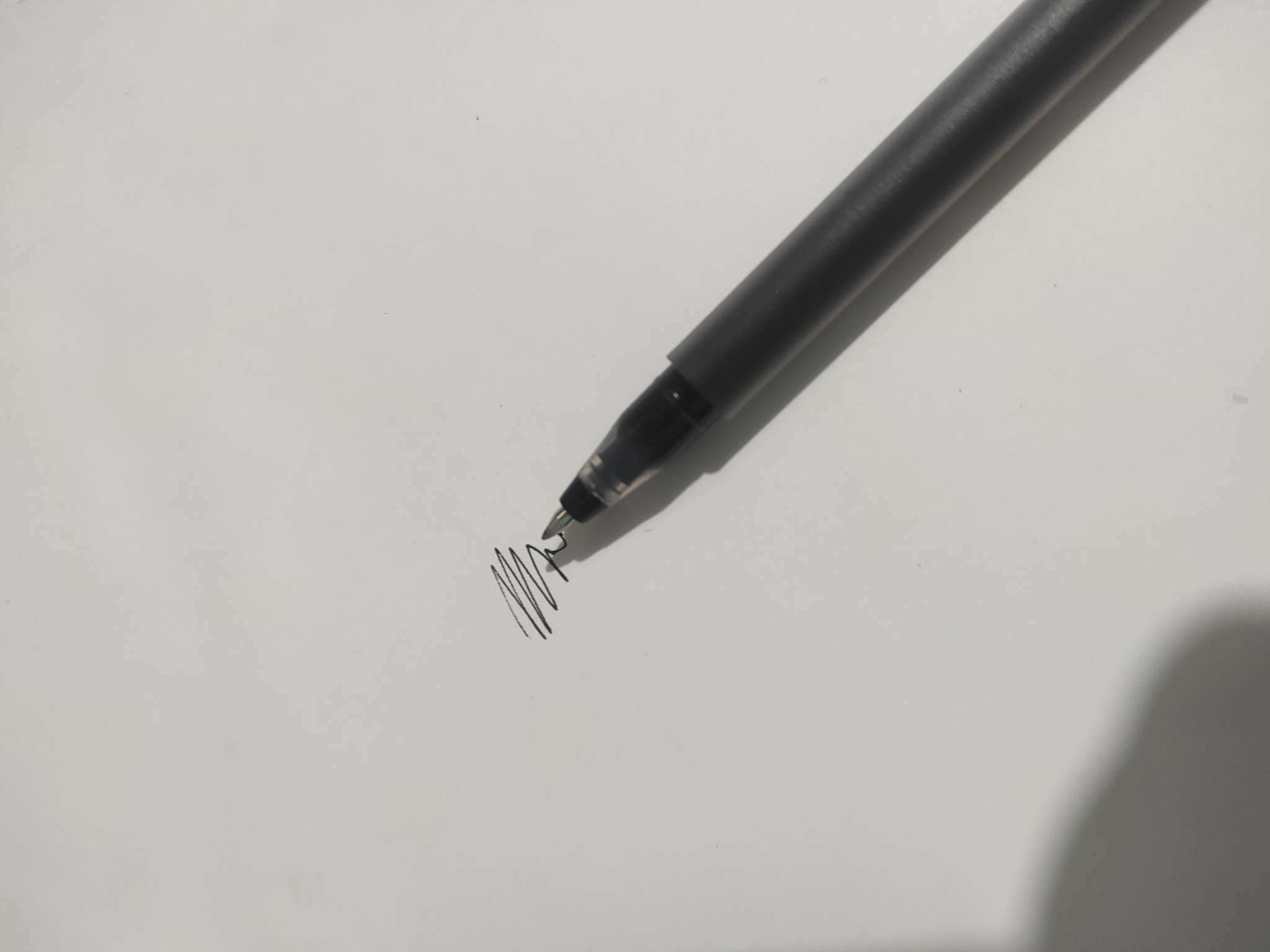 Фотография покупателя товара Ручка гелевая 0,5мм черная, бесстержневая, длина письма 1600 метров - Фото 2