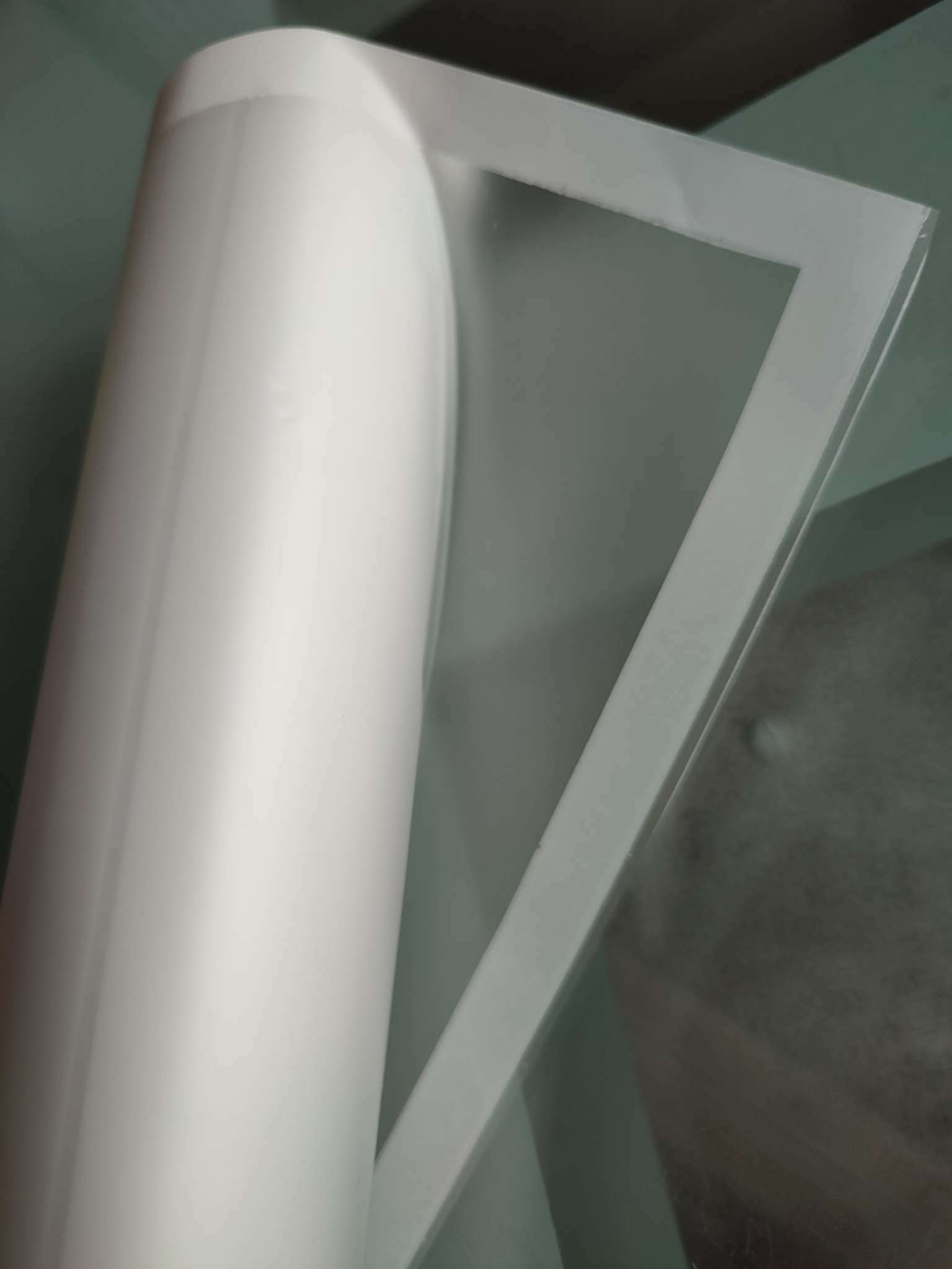 Фотография покупателя товара Плёнка для цветов матовая упаковочная «Кайма» белая 0,5х9 м - Фото 3