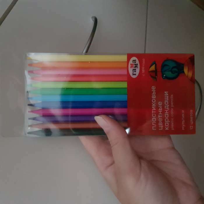 Фотография покупателя товара Карандаши цветные пластиковые 18 цветов «Гамма. Мультики», заточенные, ПВХ, европодвес, (251220212) - Фото 3