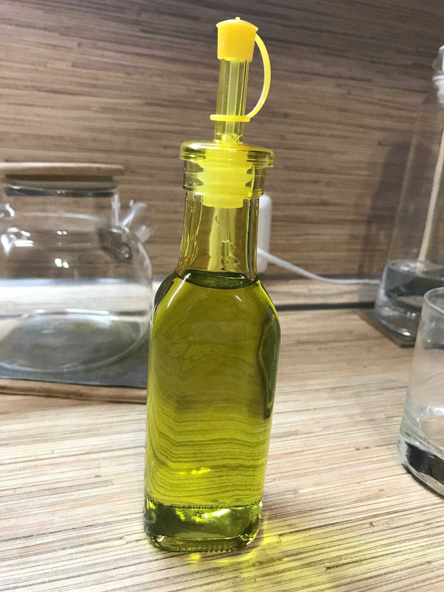 Фотография покупателя товара Бутыль стеклянная для соусов и масла Доляна «Галерея», 200 мл, h=19 см, цвет МИКС