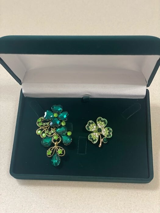 Фотография покупателя товара Брошь «Цветочная лоза», цвет изумрудный в чернёном золоте - Фото 7