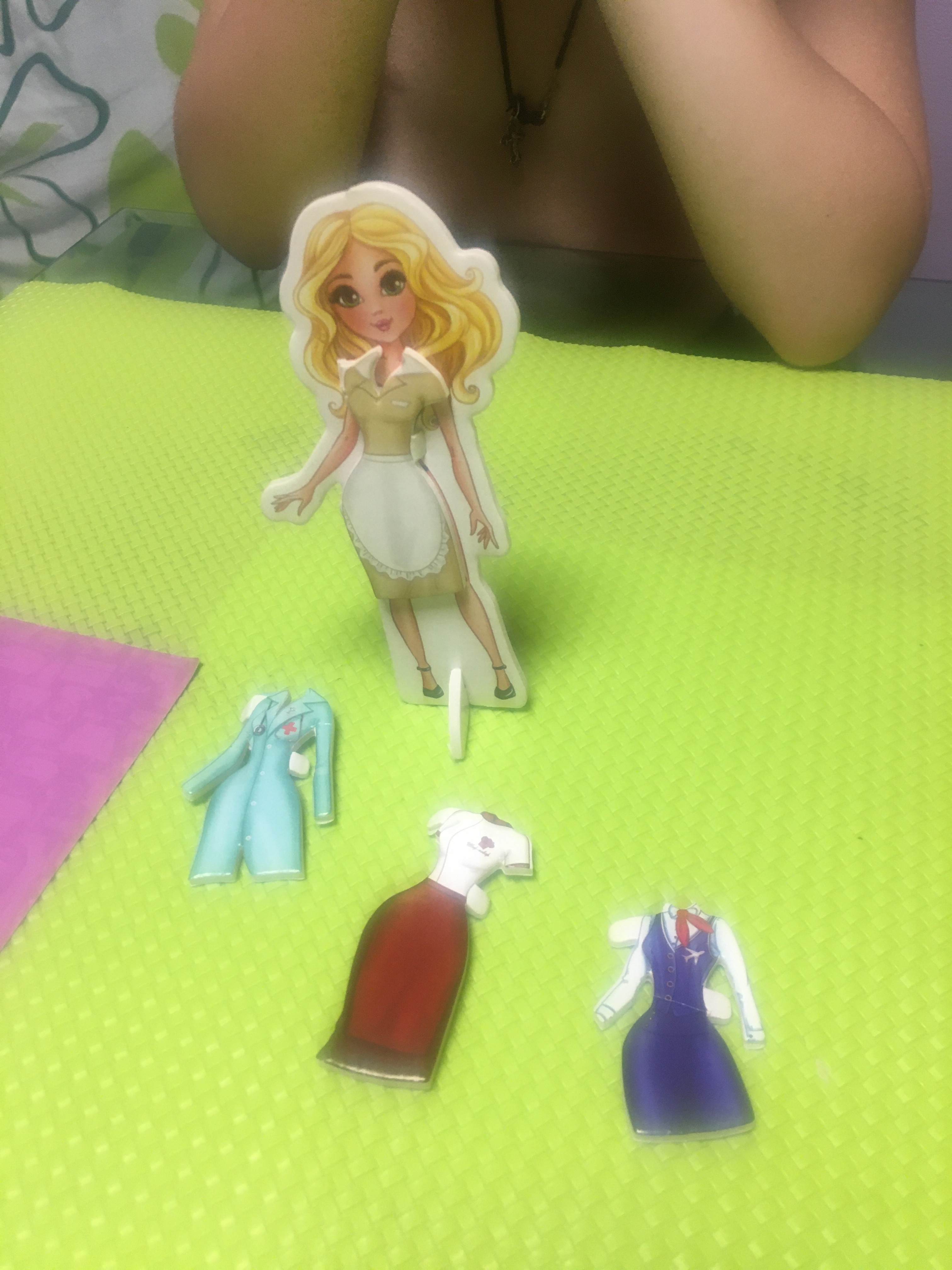 Фотография покупателя товара Игра одень куклу «Модный образ: времена года», из пенокартона - Фото 1