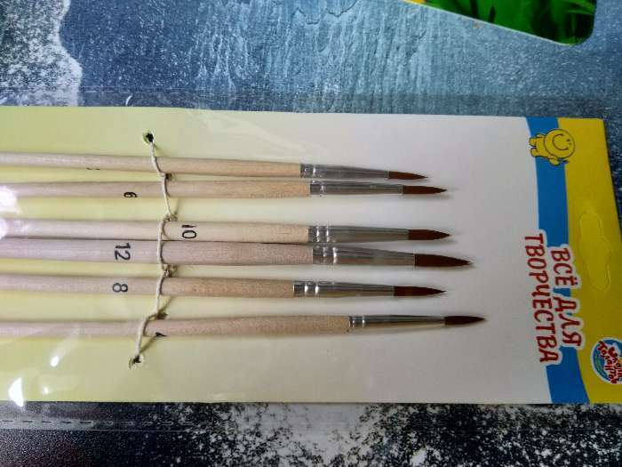 Фотография покупателя товара Набор кистей нейлон, круглые, средней жёсткости, 6 штук : №2, 4, 6, 8, 10, 12, с деревянными ручками, в блистере