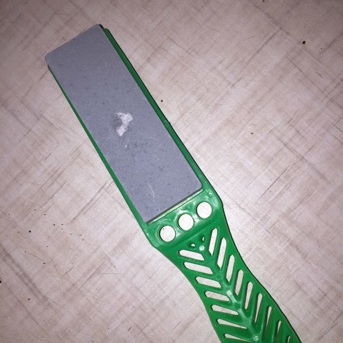 Фотография покупателя товара Точилка для металлических ножей с ручкой Доляна, 21,5×4 см, цвет МИКС - Фото 2