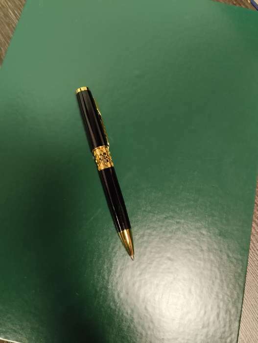 Фотография покупателя товара Ручка подарочная, шариковая "Кронос" в кожзам футляре, поворотная, корпус черный с золотым - Фото 1