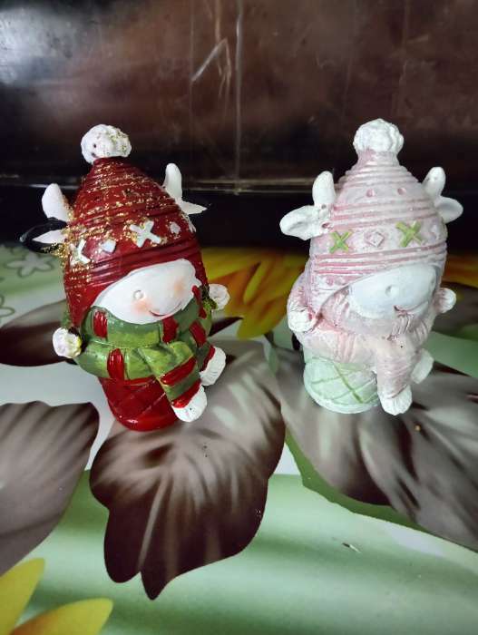 Фотография покупателя товара Сувенир полистоун "Бычок в вязаной шапке" розовый с салатовым 7,5 см - Фото 2