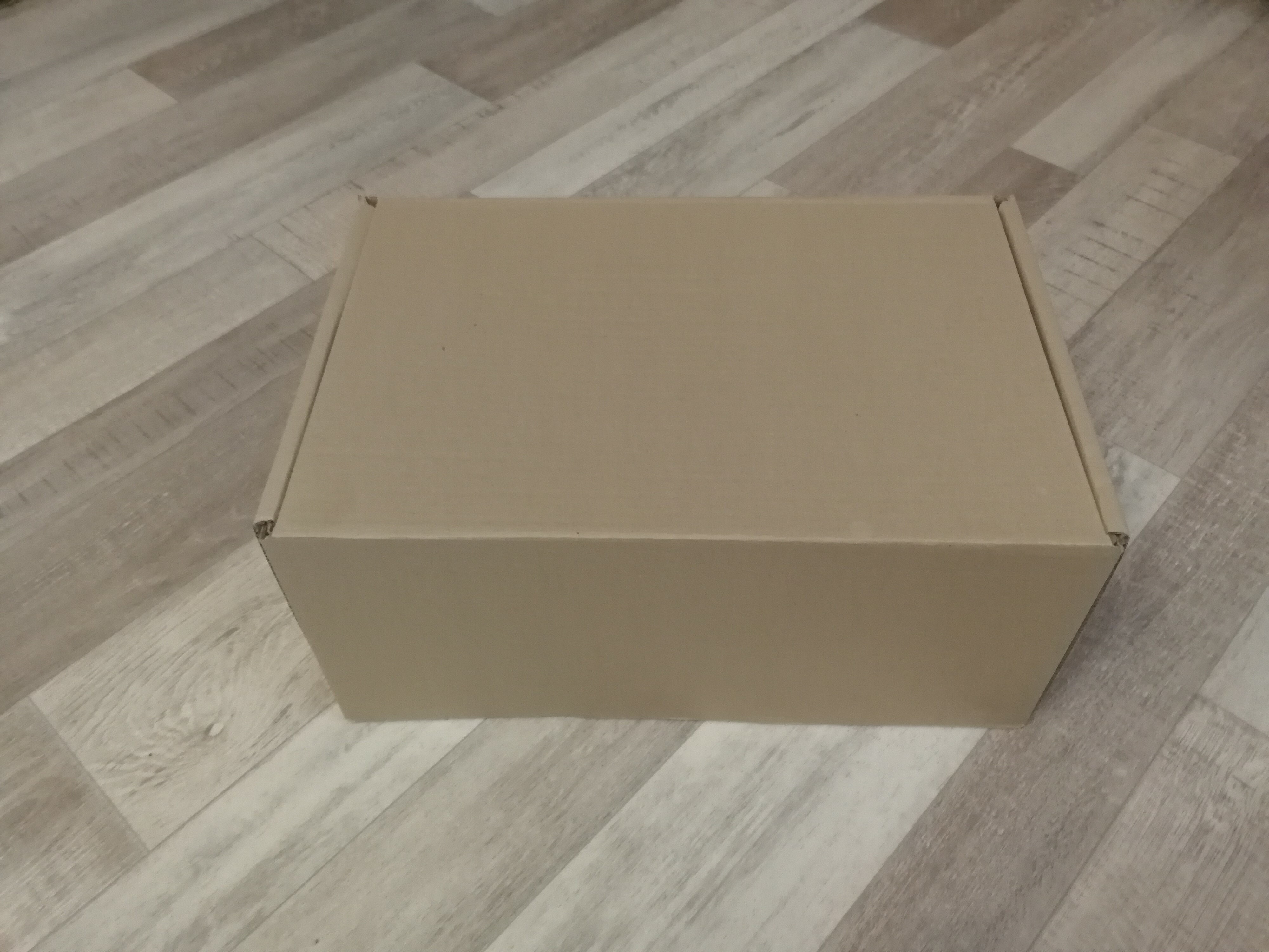 Фотография покупателя товара Коробка самосборная "Почтовая", бурая, 40 х 27 х 18 см - Фото 1