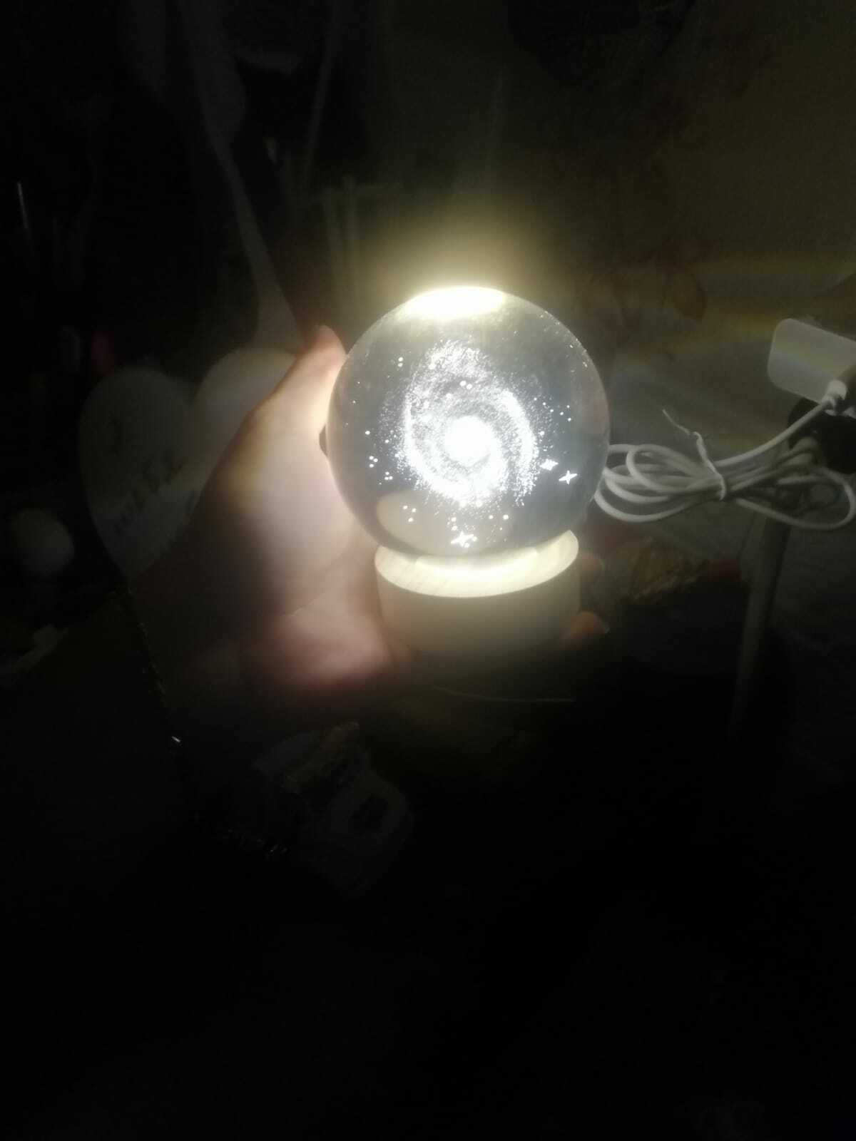 Фотография покупателя товара Сувенир стекло подсветка "Млечный путь" d=8 см подставка дерево, USB 8х8х9,5 см - Фото 1