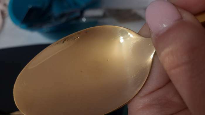 Фотография покупателя товара Ложка столовая из нержавеющей стали Magistro «Блинк», 22×4 см, на подвесе, цвет золотой, зеленая ручка