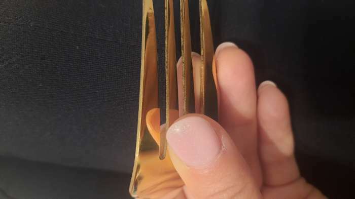 Фотография покупателя товара Вилка столовая из нержавеющей стали Magistro «Блинк», 21,5×3 см, на подвесе, зелёная ручка, цвет металла золотой - Фото 11