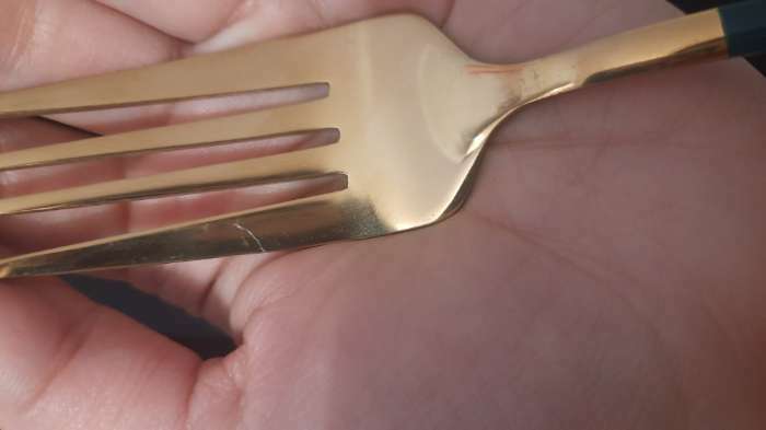 Фотография покупателя товара Вилка столовая из нержавеющей стали Magistro «Блинк», 21,5×3 см, на подвесе, зелёная ручка, цвет металла золотой - Фото 10