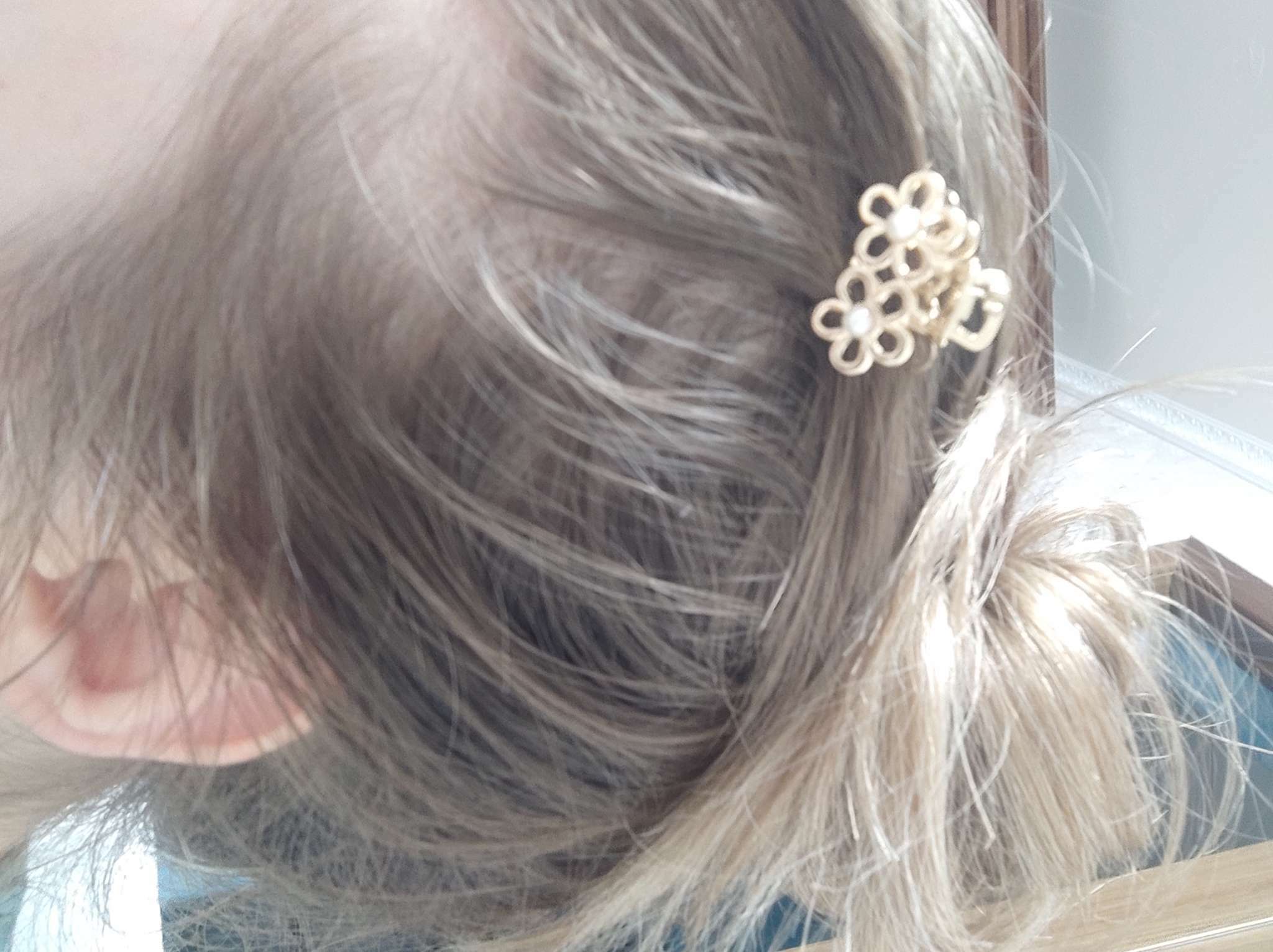 Фотография покупателя товара Краб для волос "Маргарита" сердечки жемчуг, 3 см, золото - Фото 1