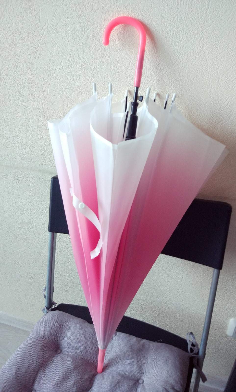 Фотография покупателя товара Зонт - трость полуавтоматический «Градиент», 8 спиц, R = 46 см, цвет розовый - Фото 2