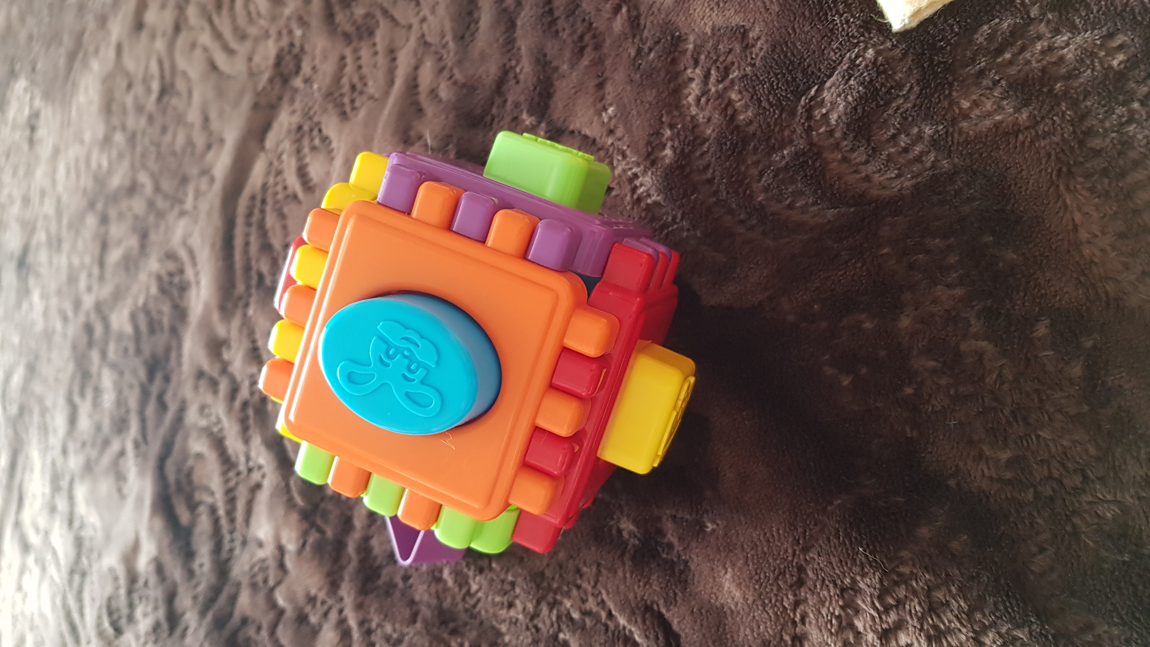 Фотография покупателя товара Развивающая игрушка Логический куб «Геометрик» 10,5х10,5х10,5см.