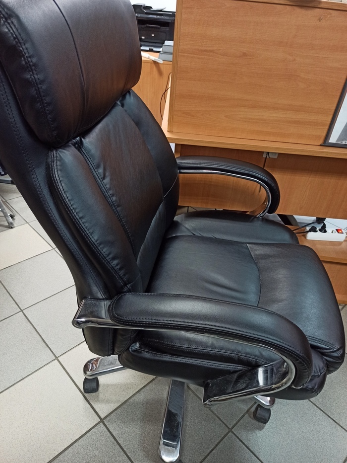 Фотография покупателя товара Кресло офисное BRABIX PREMIUM "Direct EX-580", хром, рециклированная кожа, черное