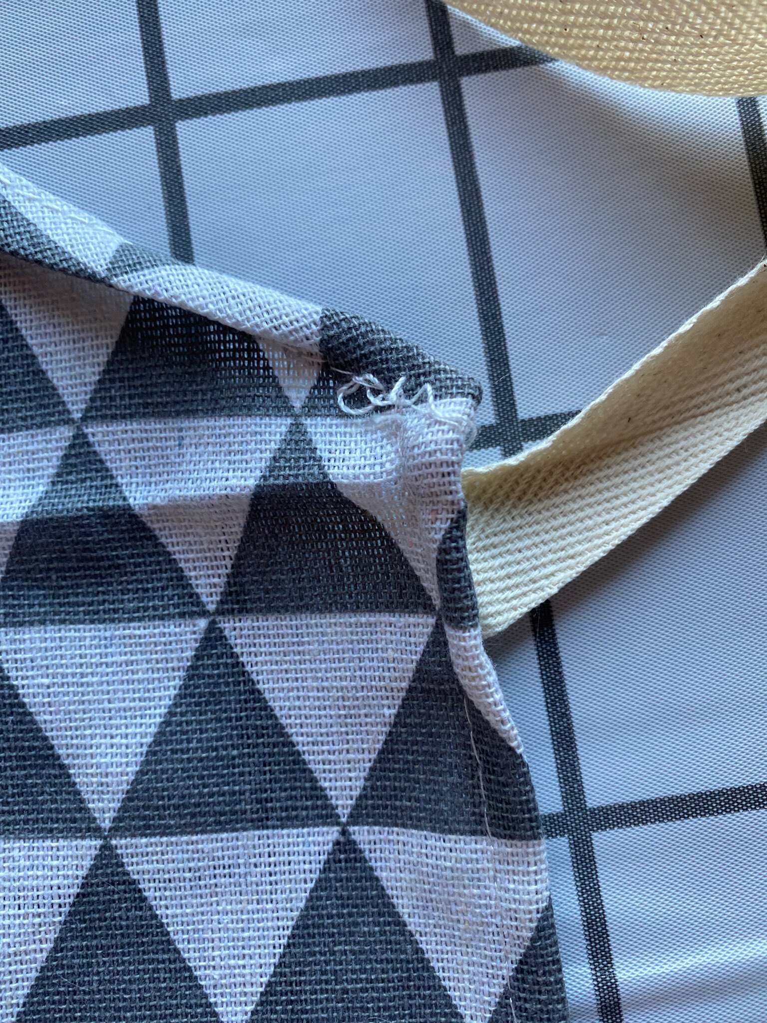 Фотография покупателя товара Фартук Доляна "Треугольники", цвет серый, 60 х 67±4см, 100%пэ - Фото 3