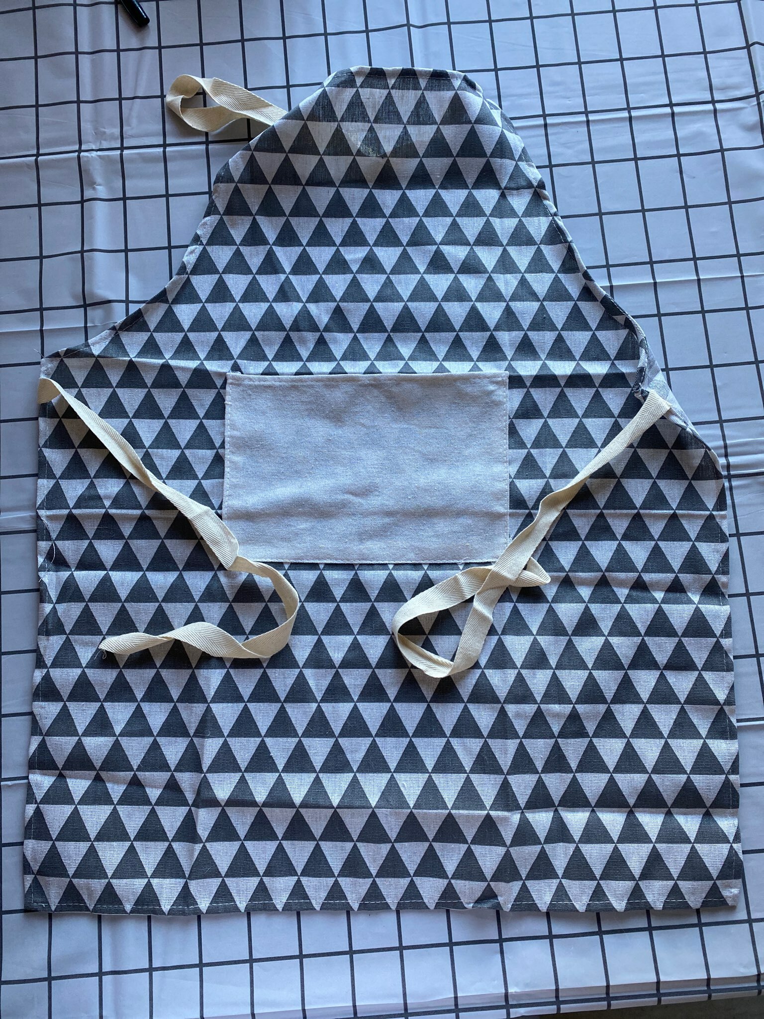 Фотография покупателя товара Фартук Доляна "Треугольники", цвет серый, 60 х 67±4см, 100%пэ - Фото 2