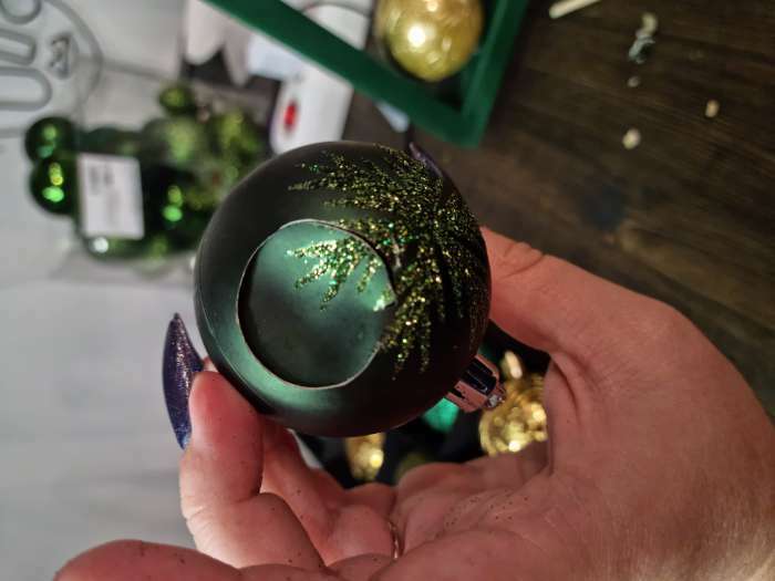 Фотография покупателя товара Ёлочные игрушки «Амур», 30 шт. (16 шаров, 6 сердец, 8 снежинок), зелёный - Фото 1