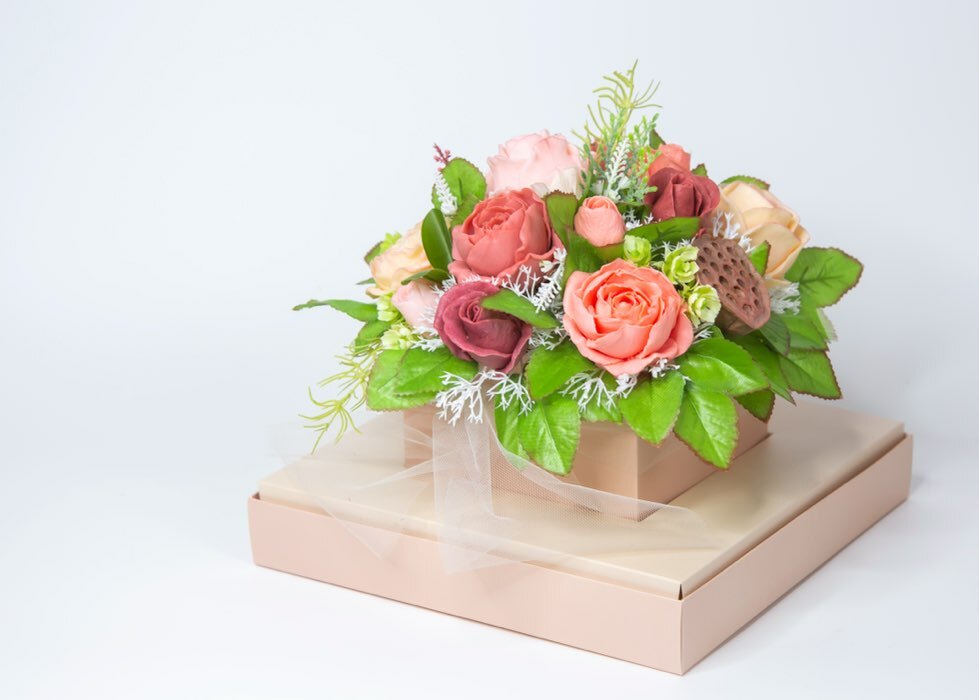 Фотография покупателя товара Коробка подарочная для цветов с вазой и пластиковыми окнами складная, упаковка, With love, 23×30×23 см - Фото 34