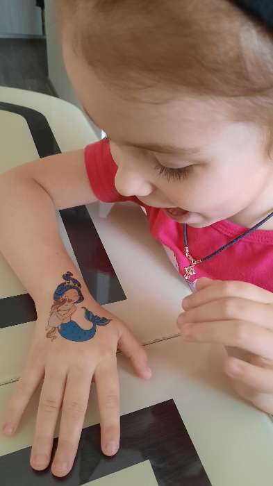 Фотография покупателя товара Набор детских татуировок с ободком «Милая русалочка»