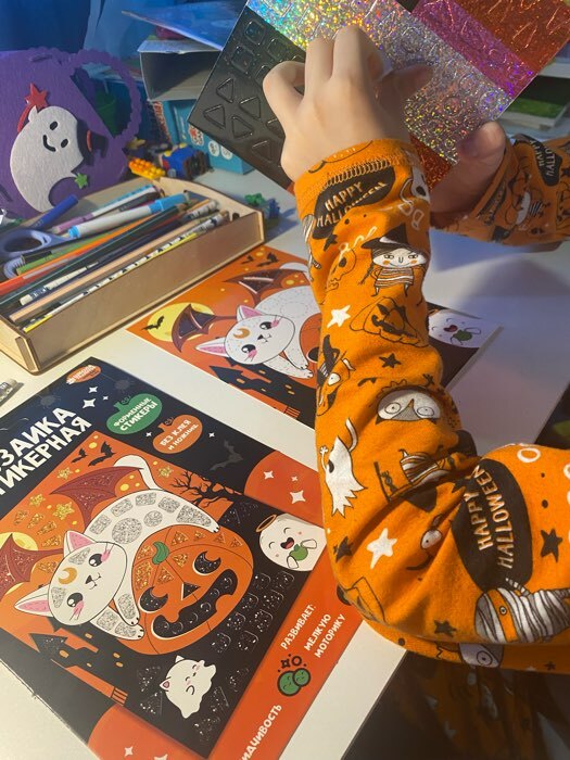 Фотография покупателя товара Аппликация стикерами на хэллоуин форменная «Кот», набор для творчества - Фото 2