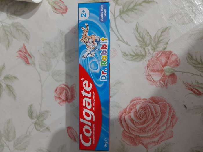 Фотография покупателя товара Детская зубная паста Colgate «Доктор Заяц», со вкусом жвачки, 66 мл - Фото 2
