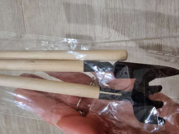 Фотография покупателя товара УЦЕНКА Набор садового инструмента, 3 предмета: грабли, 2 лопатки, длина 24 см, деревянные ручки, Greengo - Фото 2