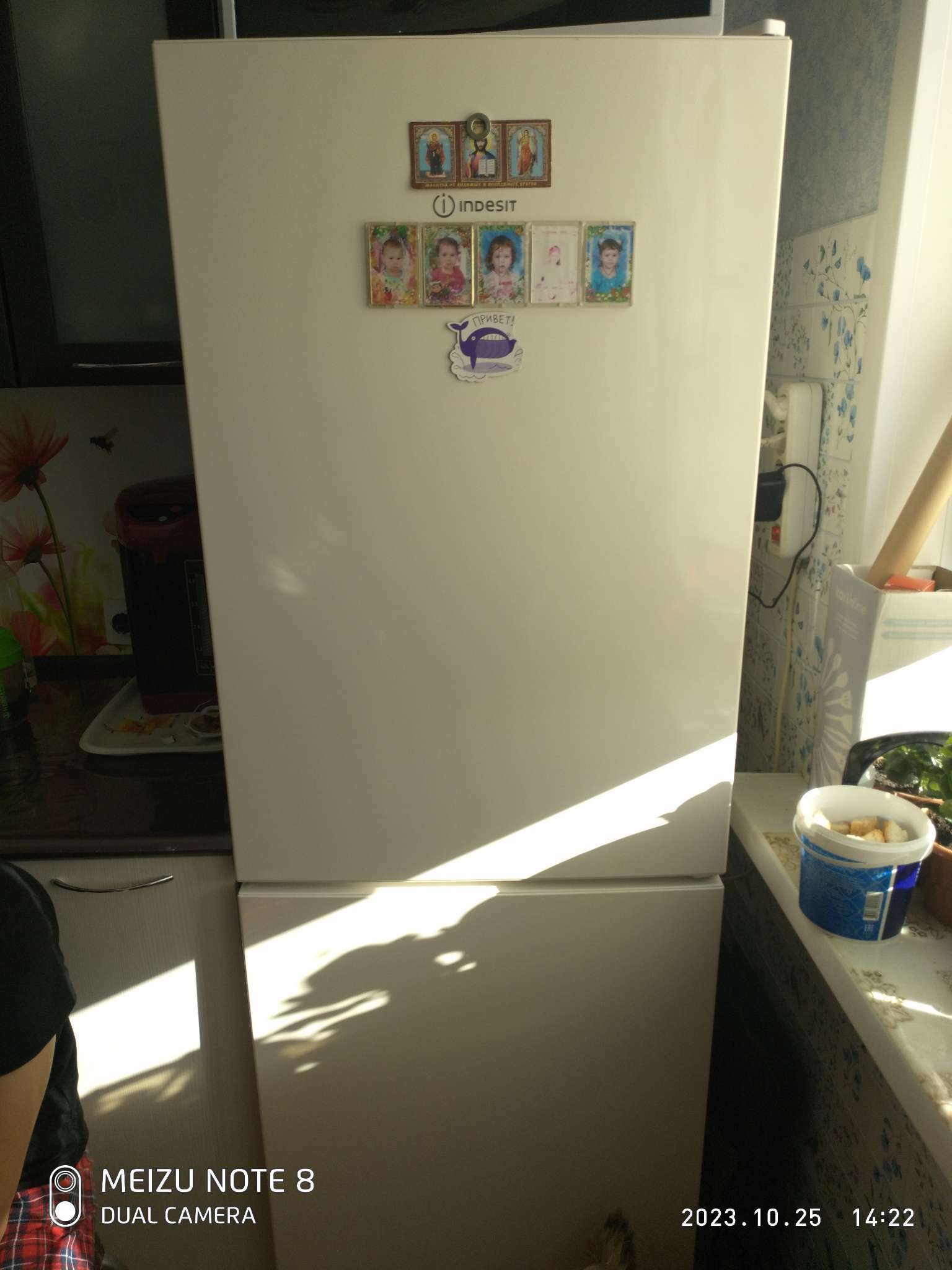 Фотография покупателя товара Холодильник Indesit ITR 4160 E, двухкамерный, класс А, 257 л, бежевый - Фото 1