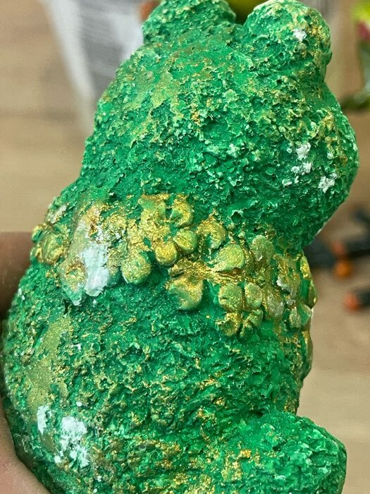 Фотография покупателя товара Фигура "Лягушка из цветов" зеленая с позолотой, 12х9х8см, - Фото 2