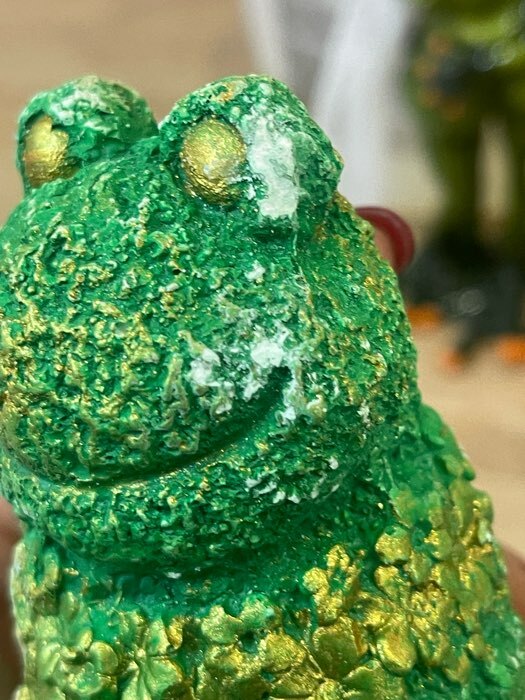Фотография покупателя товара Фигура "Лягушка из цветов" зеленая с позолотой, 12х9х8см, - Фото 3