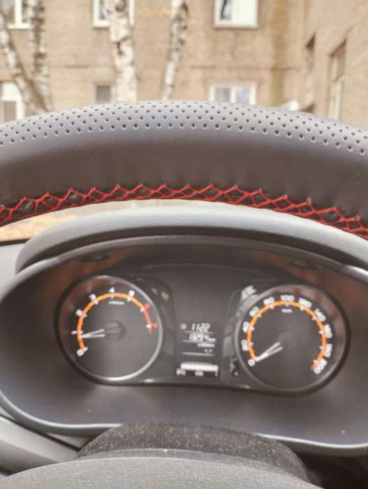 Фотография покупателя товара Оплетка на руль TORSO, 38 см, искусственная кожа, узор, красная нить