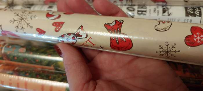 Фотография покупателя товара Бумага упаковочная глянцевая "Рождественская конфета", 70 х 100 см, 1 лист - Фото 2