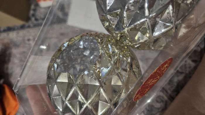 Фотография покупателя товара Ёлочные игрушки «Винтаж», шары новогодние, d=10 см, набор 2 шт., грани, золотистый - Фото 2