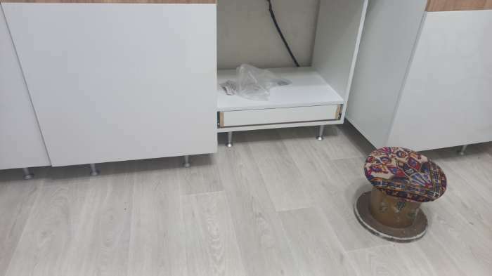Фотография покупателя товара Кухонный гарнитур трехуровневый в потолок 2400 Техно-5, Сонома/Белый глянец/Белый