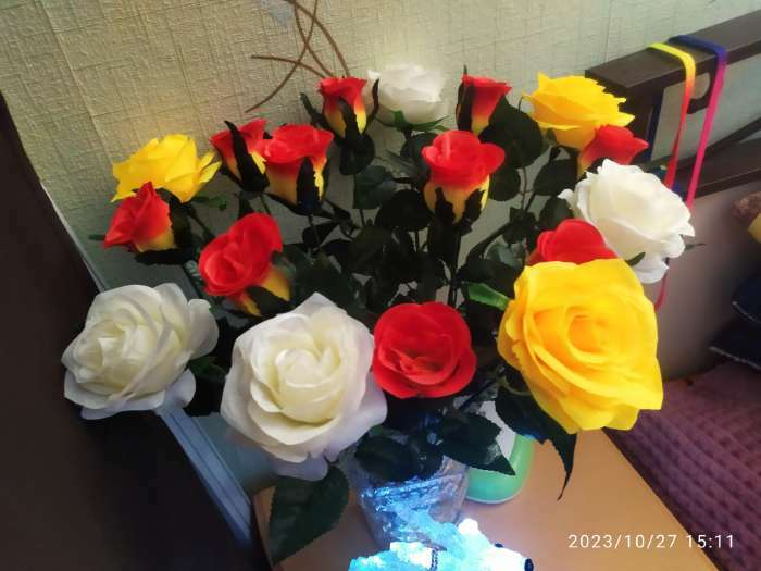 Фотография покупателя товара Цветы искусственные "Роза Глория" 9х60 см, жёлтый - Фото 2