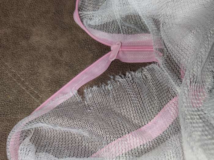 Фотография покупателя товара Мешок для стирки белья Доляна, 40×50 см, мелкая сетка, цвет МИКС - Фото 1