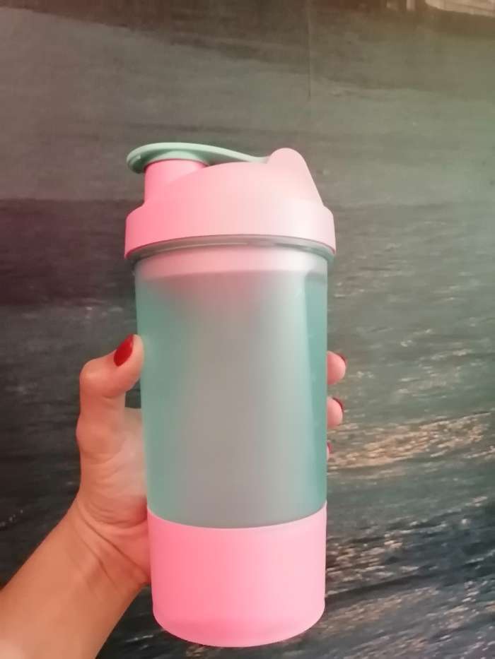 Фотография покупателя товара Шейкер спортивный с чашей под протеин, голубо-розовый, 500 мл - Фото 3