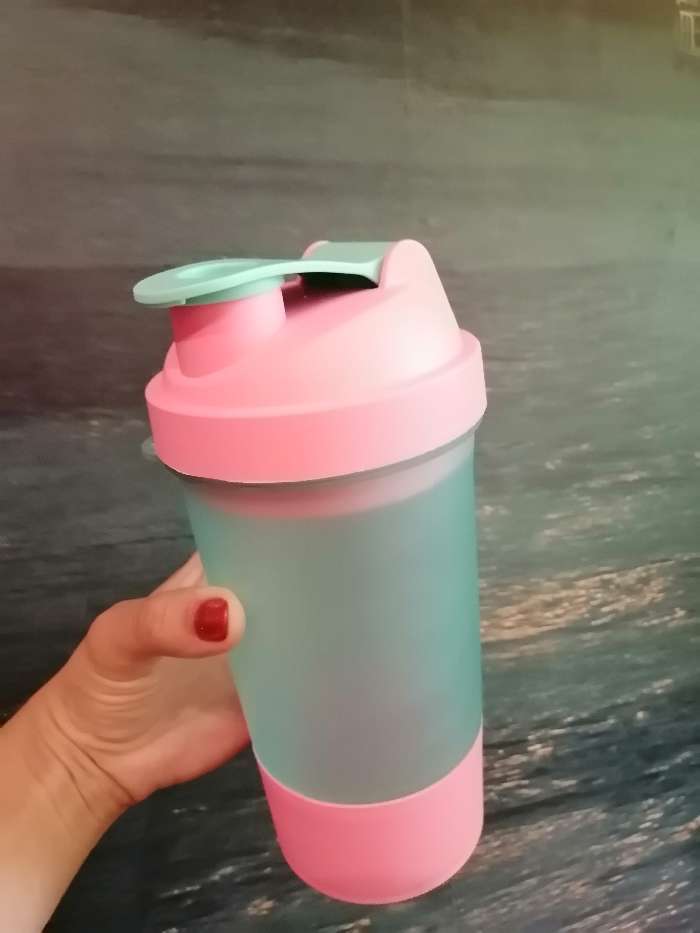 Фотография покупателя товара Шейкер спортивный с чашей под протеин, голубо-розовый, 500 мл - Фото 2