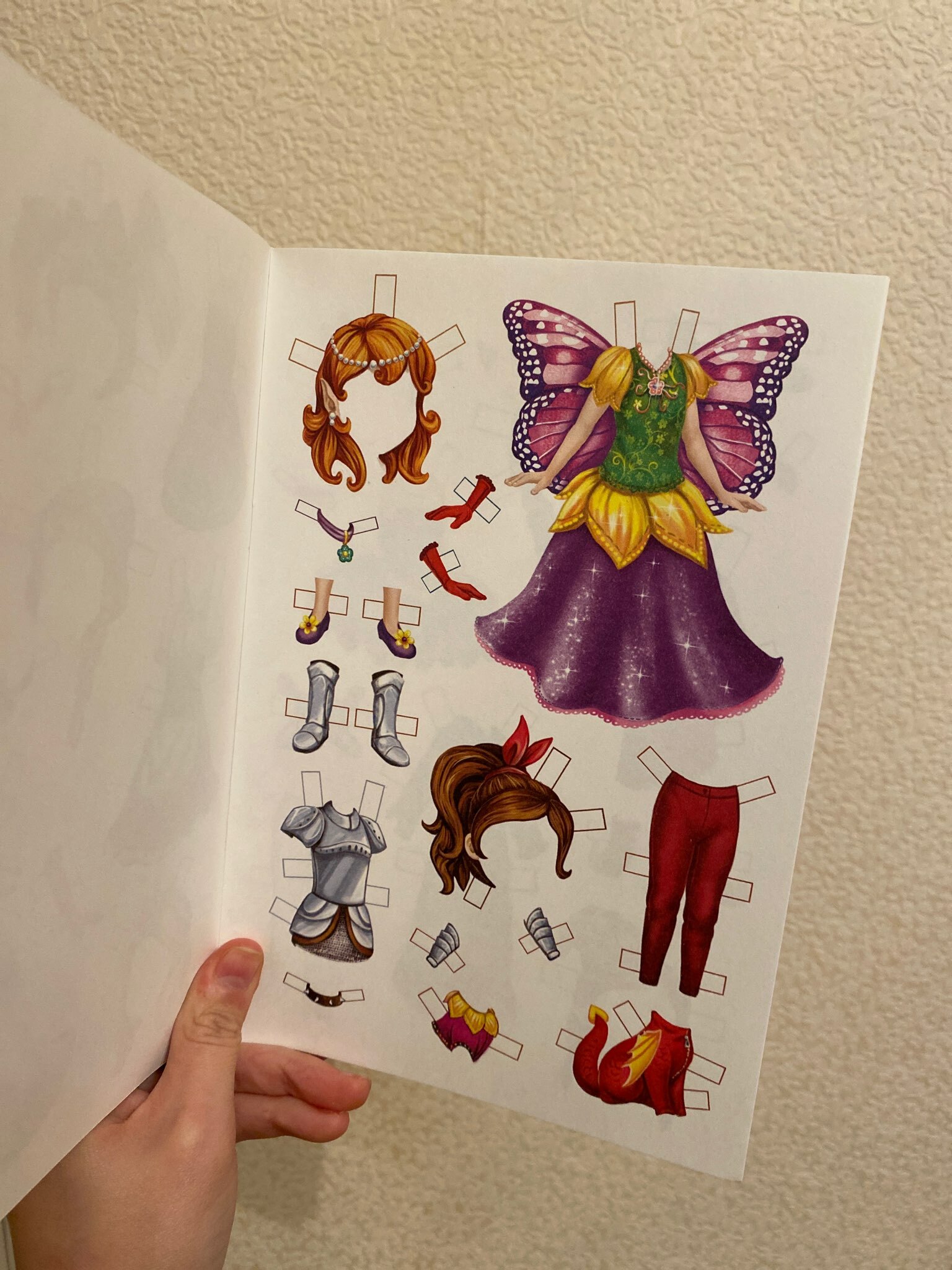 Фотография покупателя товара Вырежи куклу и наряды из «Карнавальной коллекции», 20 стр. - Фото 1