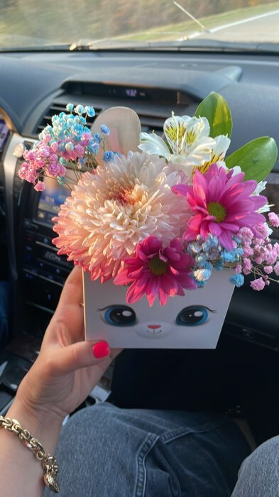 Фотография покупателя товара Коробка для мини букетов «Зайчишка», 12×20×10 см - Фото 9