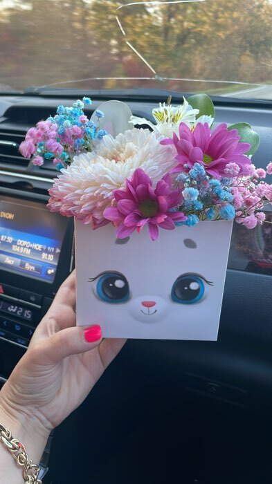 Фотография покупателя товара Коробка для мини букетов «Зайчишка», 12×20×10 см - Фото 10